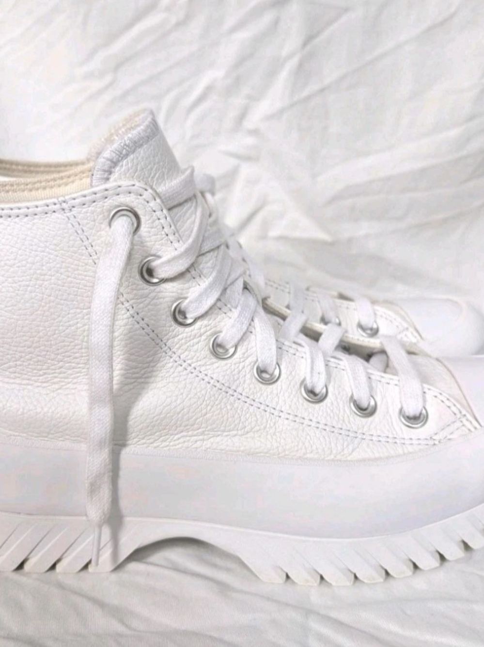 Women's Sz 8.5 Converse Chuck Taylor All Star Lugged 2.0 Hi  White/Egret Leather
